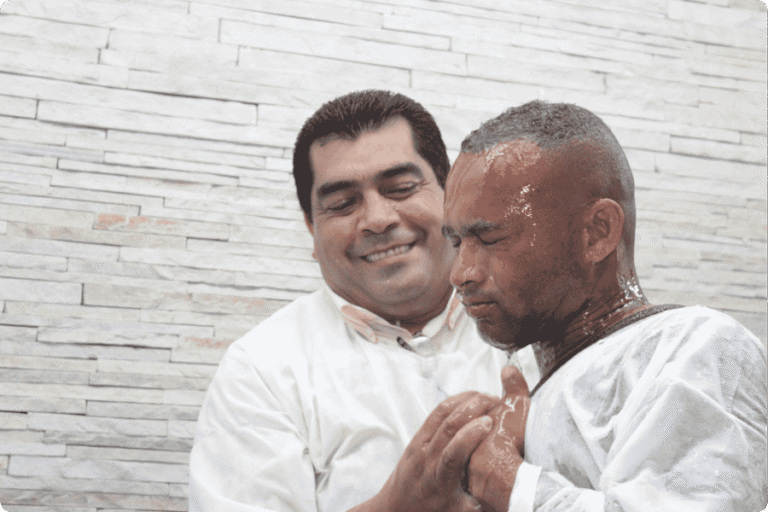 O que é o batismo e por que devo ser batizado?