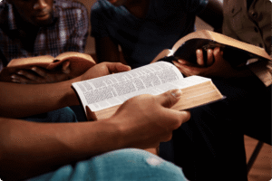 Quais versículos são bons para saudação na igreja?