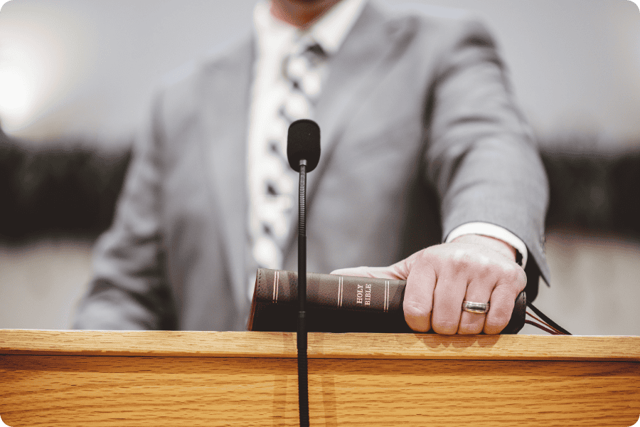 Como dirigir um culto pela primeira vez: Guia Completo e Prático