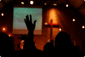 Guia Completo: Como Dirigir um Culto de Domingo do Início ao Fim