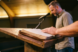 10 Textos Poderosos para Ler antes de iniciar o Culto