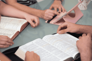 40 Versículos sobre o Amor de Deus Explicados