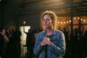 Qual a diferença entre louvor e adoração (Explicação para ministros)