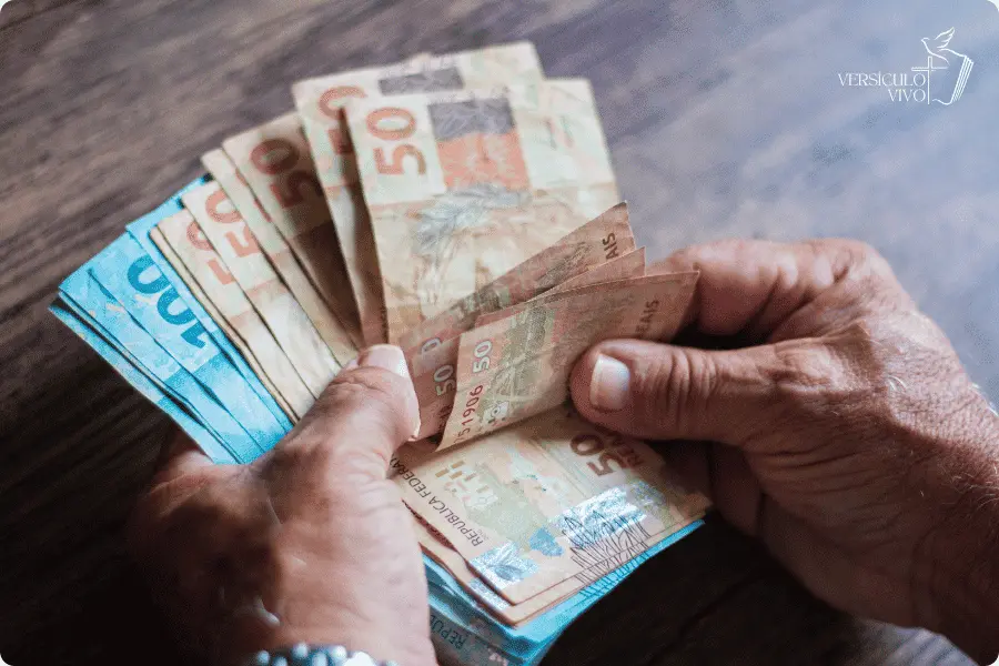 Se eu não tiver uma igreja local, onde devo dar o dízimo?